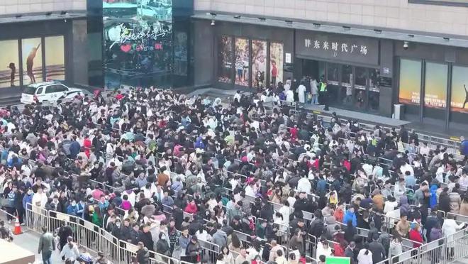 又一巨头倒下！疯狂关店11万家为什么我们都不愿意逛商场了彩神vll？(图15)