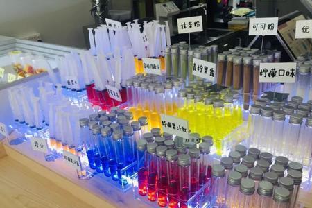彩神vll一家能娱乐能运动能DIY的冷饮店怪不得这么多人来排队(图3)