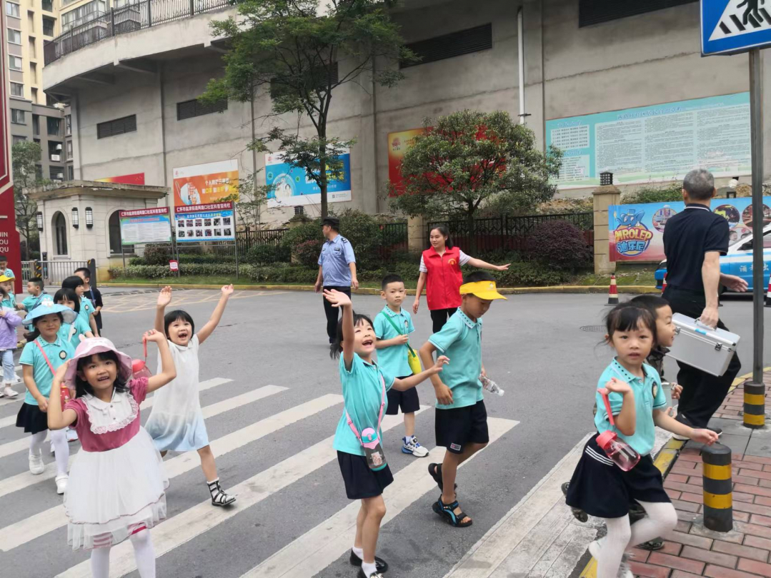 彩神vll仁怀市：创新社区基层治理方式 用“红心”暖“民心”