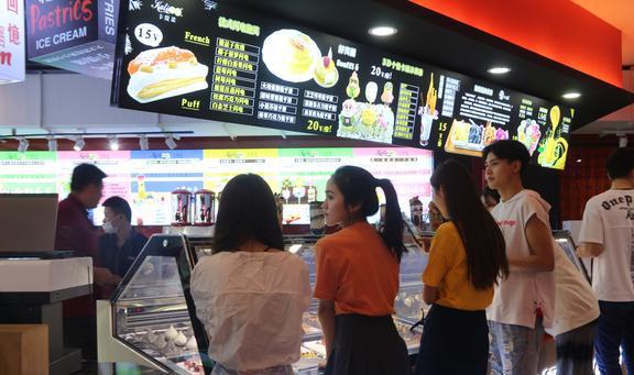 彩神vll这家店的冰淇淋火了日销3000份生意非常火爆